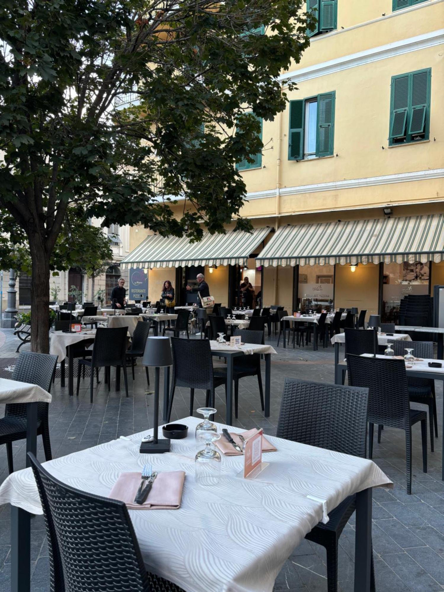 Albergo Florida Taggia Εξωτερικό φωτογραφία
