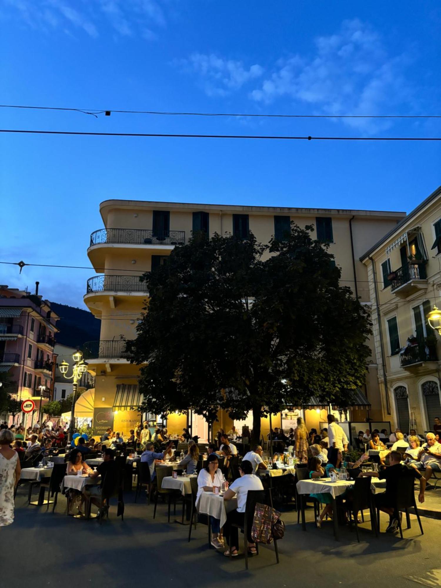 Albergo Florida Taggia Εξωτερικό φωτογραφία
